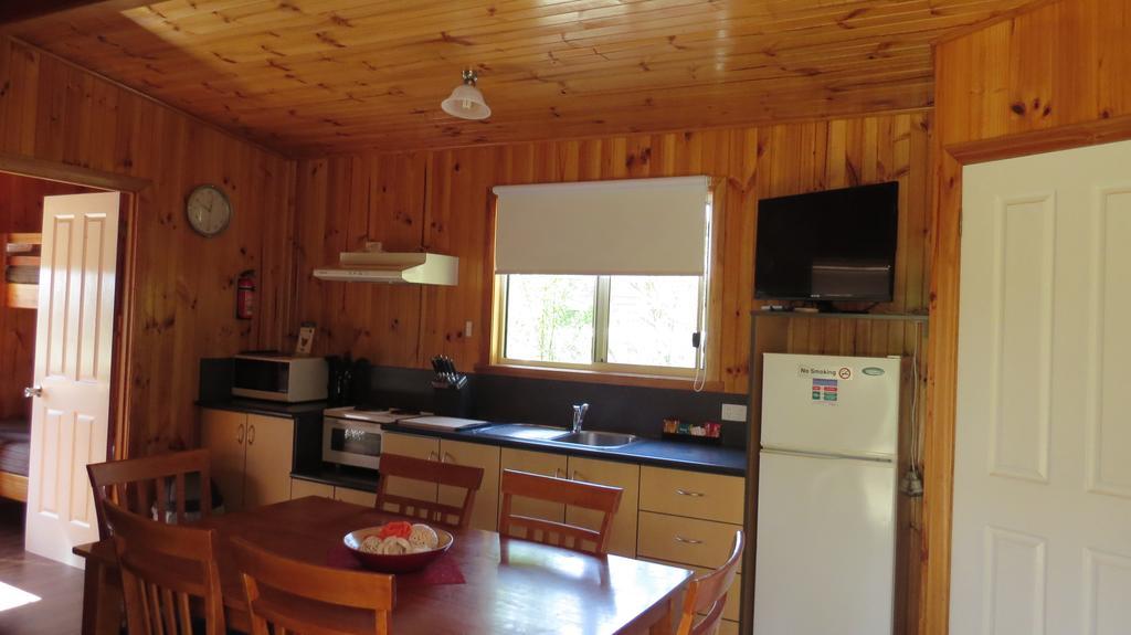 Captain Cook Holiday Park Adventure Bay Room photo