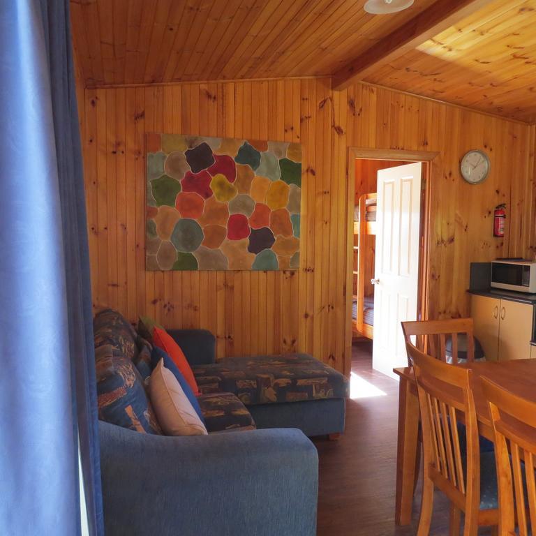 Captain Cook Holiday Park Adventure Bay Room photo
